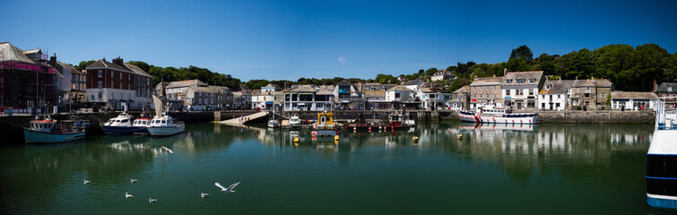 Fototapeta na wymiar Panorama of Harbor in PADSTOW in Cornwall in England