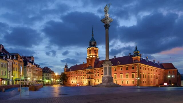 Warsaw, Poland. Square in front of The Royal Castle at dusk (static image with animated sky)
