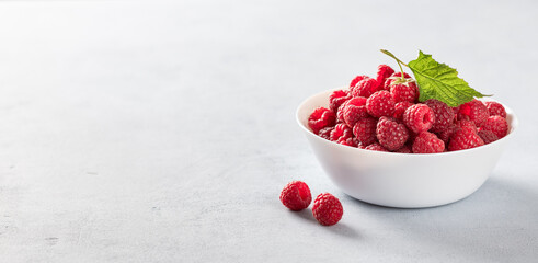 fresh raspberries bowl