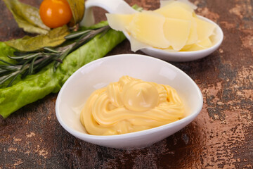 Cheese sauce in the bowl