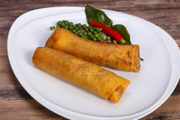 Deep fried spring roll with prawn