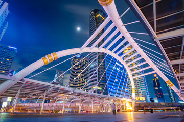 Chong Nonsi sky walk at bangkok sky train station on Silom Line. Chong Nonsi Station. - obrazy, fototapety, plakaty