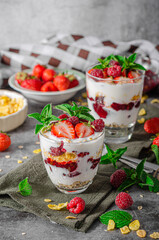 Granola yogurt fruits