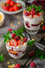 Granola yogurt fruits