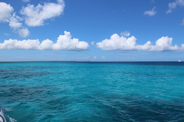 Fototapeta na wymiar Crystal blue water off the Boat - Caribbean Holiday