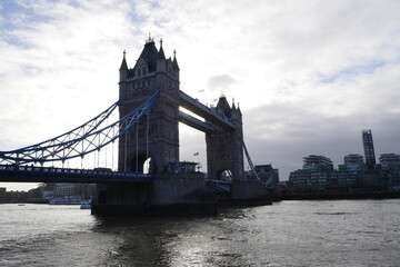 Fototapeta na wymiar Tower Bridge Londres Pont Fleuve