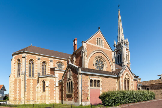 ARCACHON (France), la basilique Notre-Dame