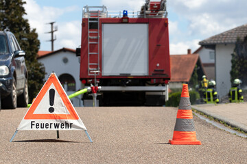 Feuerwehr Straßensperre Schild