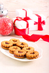 Christmas jam sandwich cookies