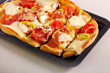  homemade pizza sliced