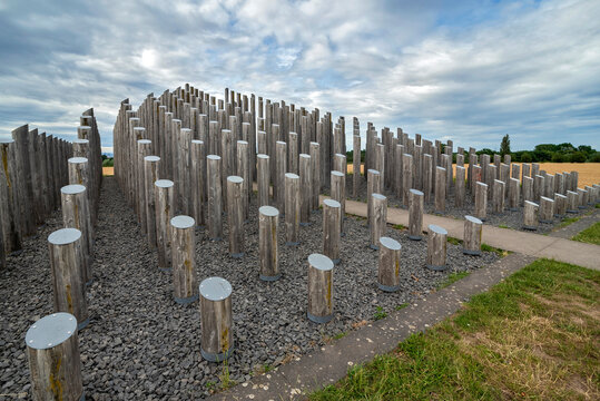 Stangenpyramide in Dreieich im Regionalpark RheinMain