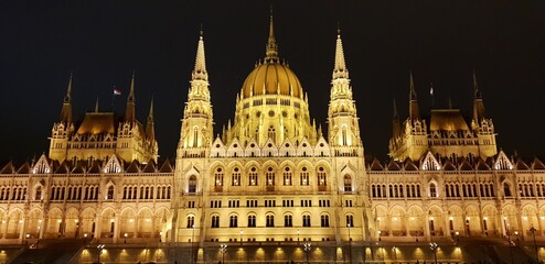 Fototapeta premium hungarian parliament building