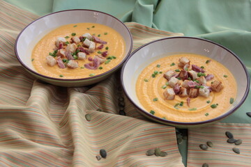 ream pumpkin soup with meat