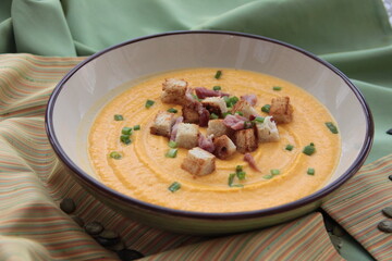 ream pumpkin soup with meat