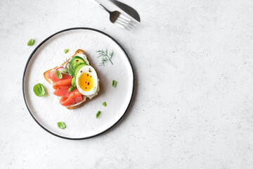 Open salmon sandwich