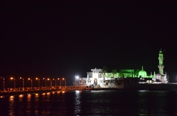 Fototapeta na wymiar night view of a mosque
