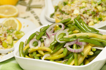 Insalata vegana con fagiolini biologici