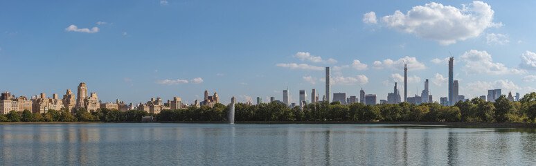 Fototapeta na wymiar Jacqueline Kennedy Onassis Reservoir in Central Park, Manhattan, New York City, USA