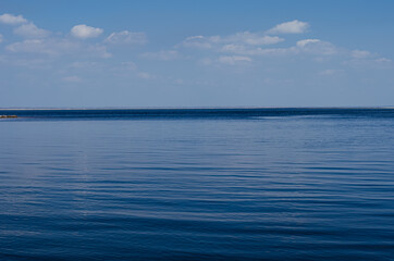 Obraz premium Landscape with open water