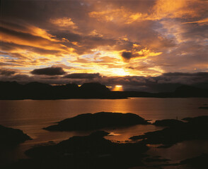 Abend an der Küste in Norwegen