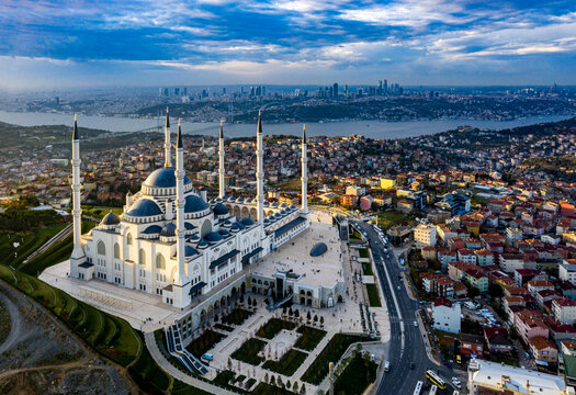 Aerial view of Istanbul and Camlica Mosque. &Ccedil;amlıca is the most beautiful hill of Istanbul. the largest building in Istanbul Turkey Camlica Mosque night of this hill &Ccedil;amlıca Mosque