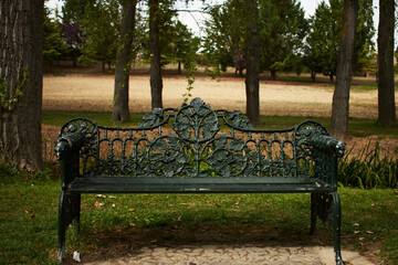 bench to sit in the park
