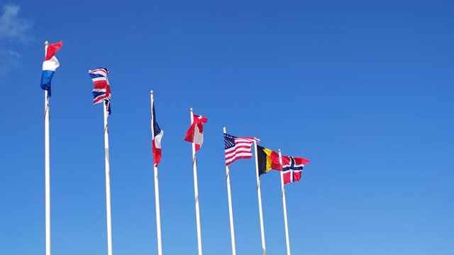 Drapeaux au vent