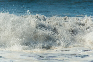Fototapeta premium Swell on the beaches of the Pacific Ocean, La Libertad El Salvador