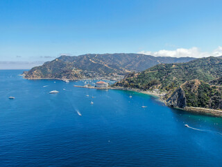 Fototapeta na wymiar Aerial view of Avalon Bay in Santa Catalina Island, tourist attraction in Southern California, USA