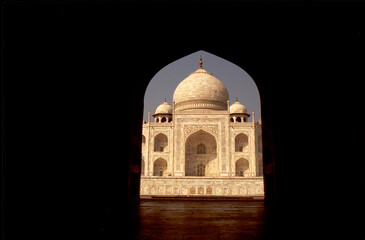 Fototapeta na wymiar Framed Taj Mahal at Agra