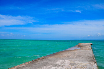 竹富島の西桟橋　A scenic pier in Okinawa