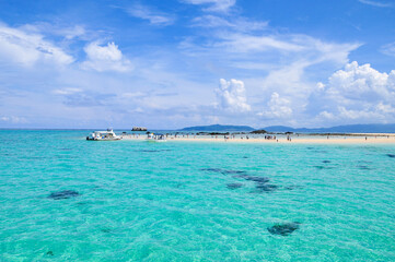 沖縄にある幻の島「浜島」　A spectacular view of a desert island in Okinawa, Japan