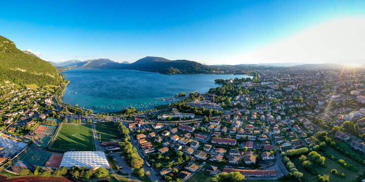 Le Lac d'Annecy depuis Annecy-le-Vieux	