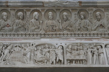 Cathedrale Eglise Mur Fresque Sculpture