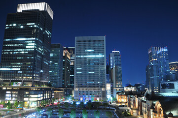 Obraz na płótnie Canvas 東京駅の夜景　Beautiful night view of Tokyo station in Japan