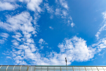 青空と雲と高架橋