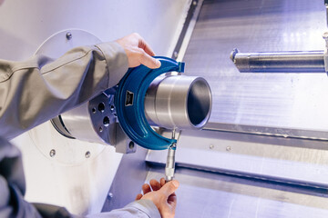 Accurate measurement of the thickness of the product. Accurate measurements. Quality control of the part. Calipers.