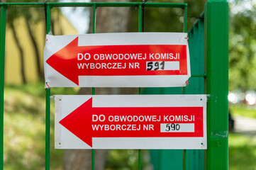 tablica lokalu wyborczy, Wybory Prezydenckie 2020 w Polsce - obrazy, fototapety, plakaty