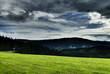 Fototapeta na wymiar Felder im südlichen Niederösterreich