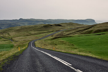 ISL - SUR LES ROUTES D'ISLANDE