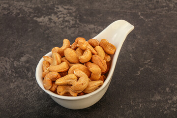 Cashew heap in the bowl
