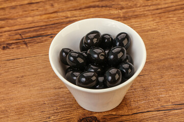 Black olives in the bowl