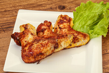 Roasted chicken wings with spices