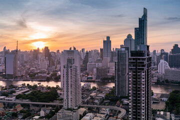 Obraz na płótnie Canvas Nice scene from the Condominium rooftop location next to Chao Phraya River Bangkok/Thailand
