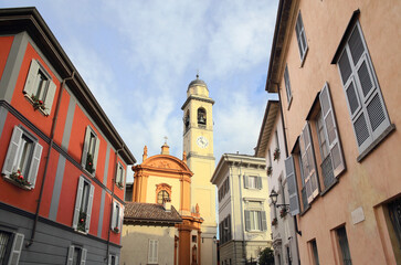 Fototapeta na wymiar historic cathedral and old town at Lake Como, Italy 