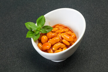 White beans with tomato sauce