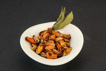 Pickled mussels in the bowl