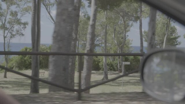 Vista del mare dal finestrino