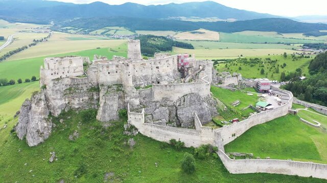 Spis Castle in der Slowakei aus der Luft