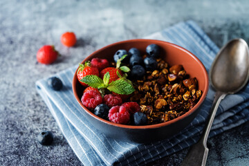 oatmeal nuts granola with berries